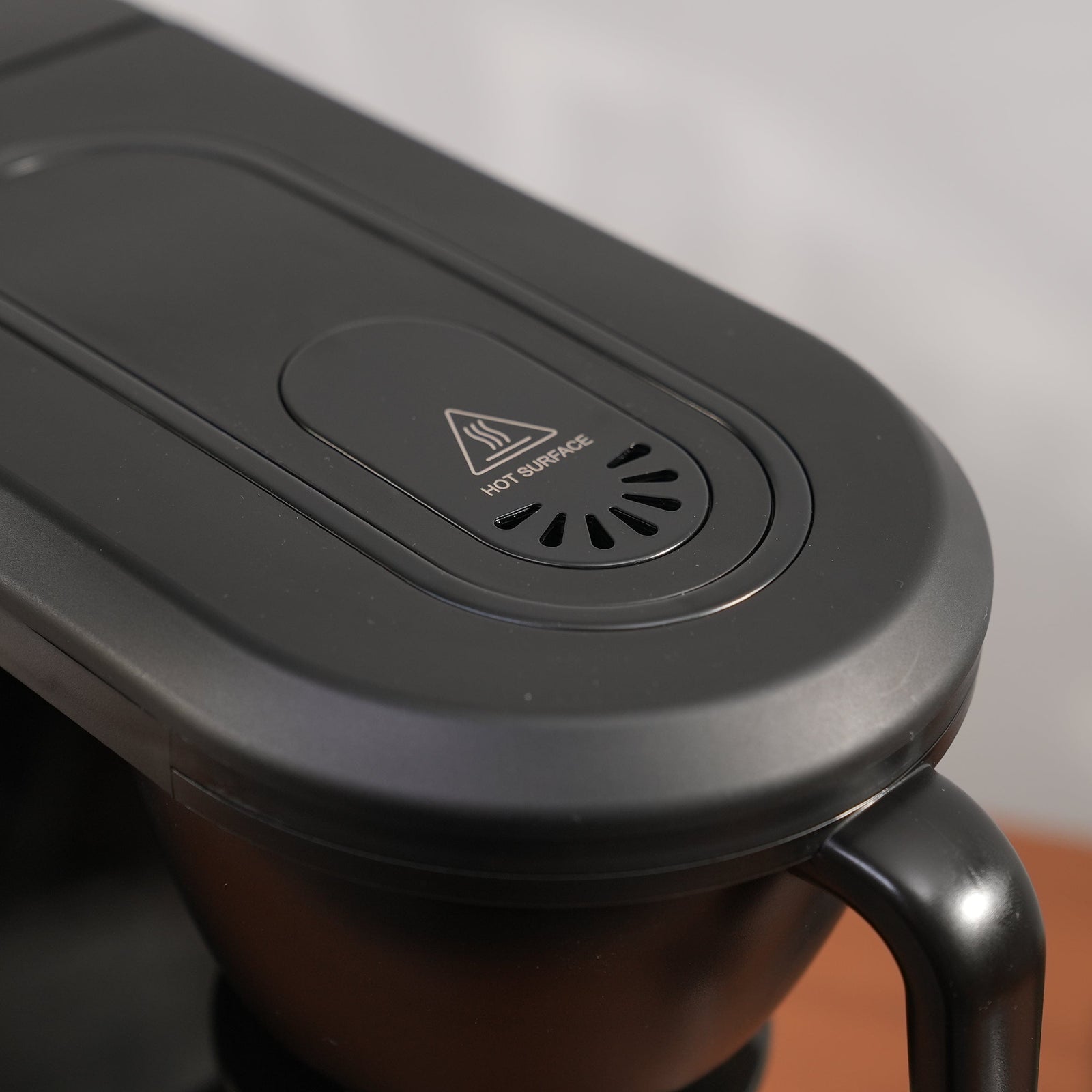 Enthusiast Bonavita 8-Cup Drip Coffee Brewer with 1.3L Thermal Carafe-