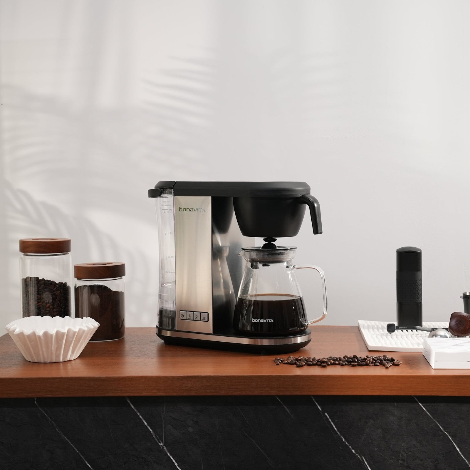 Enthusiast Bonavita 8-Cup Drip Coffee Brewer with 1.3L Thermal Carafe-