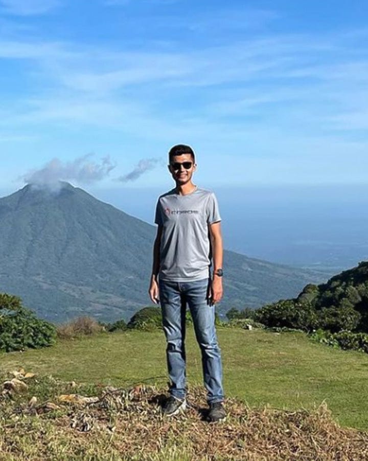 El Salvador: Los Pirineos Honey Bourbon - Loom Coffee Co.